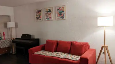 Vintage style upstairs spacious room for rent
