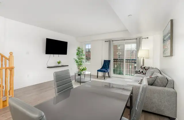Room for rent Durham College/Ontario Tech in Room Rentals & Roommates in Oshawa / Durham Region - Image 6