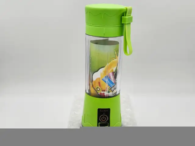 Portable and rechargeable battery juice blender 380ml green in Processors, Blenders & Juicers in West Island - Image 7