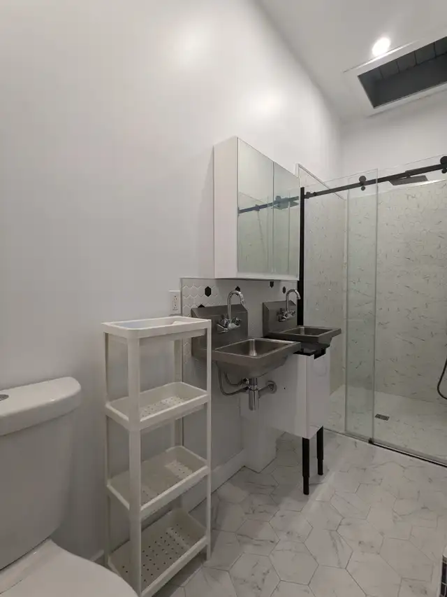 Furnished 4 bedroom near McGill / all inclusive