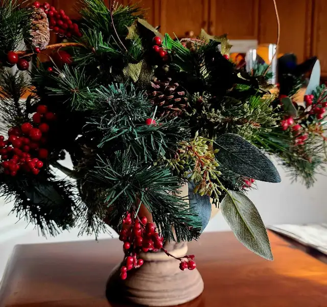 Christmas Centerpiece in Holiday, Event & Seasonal in Calgary - Image 4