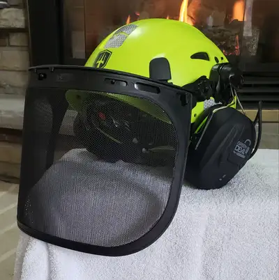 GREEN DEVIL Safety Helmet 5 in 1 Bluetooth/EarMuffs/Mesh Shield, View more