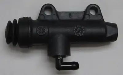 Maitre-Cylindre Frein arrière BMW R1100GS (1994-2000). No piece de BMW: 34 31 2 314 726 Pièce instal...