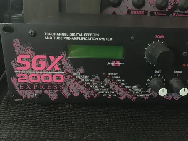 Art sgx2000 preamp with midi controller in Guitars in Ottawa - Image 3