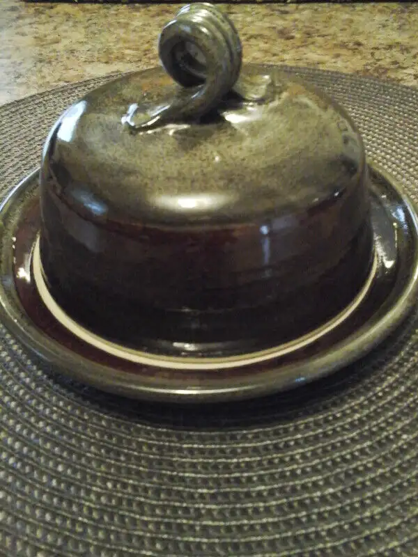 Handmade Pottery Dish in Kitchen & Dining Wares in Oshawa / Durham Region - Image 2