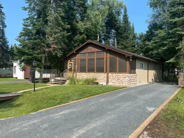 Falcon Lake cabin cottage in Manitoba in Canada - Image 3