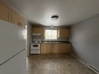 Bright and clean 2-bedroom apartment in a quiet Peterborough neighborhood. ✔ Freshly renovated ✔ Spa...