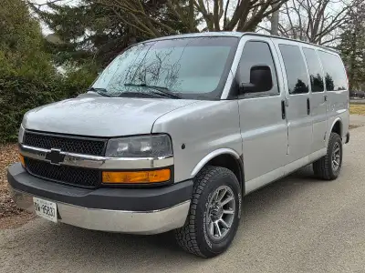 2014 Chevrolet express 4x4+pasenger, 238000km, engin and transmission good, No rust, runs and drives...