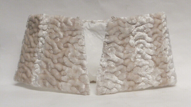 OFF WHITE  FUR NECK WRAP COLLAR  1950;s VINTAGE in Women's - Other in London - Image 4