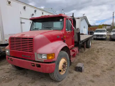 Selling my 2000 international 4700. It has a strong running dt466e and a 7 speed Spicer transmission...
