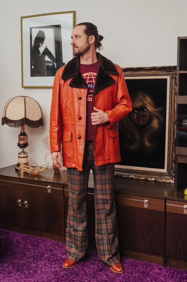 70's Vintage William Barry leather Coat - Shearling Lined in Men's in City of Toronto - Image 6