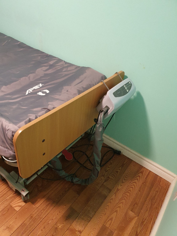 Trost And Trost Plus Bed With Alternating Pressure Mattress Syst in Health & Special Needs in City of Toronto - Image 3