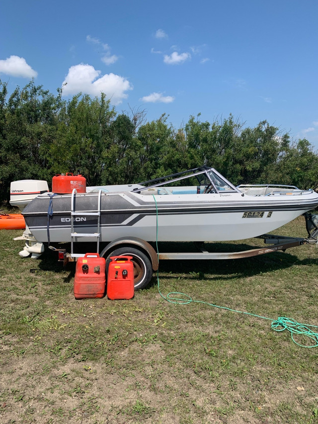 Tri hull boat in Powerboats & Motorboats in Saskatoon