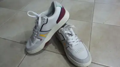 Souliers sport Lacoste en cuire, View more