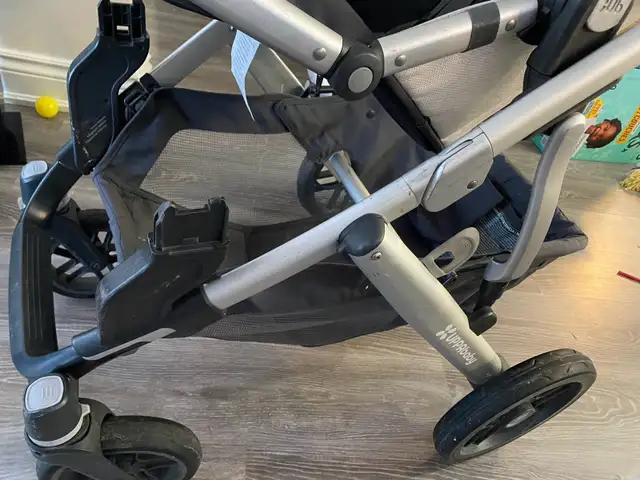 uppa baby stroller  in Strollers, Carriers & Car Seats in City of Toronto - Image 9