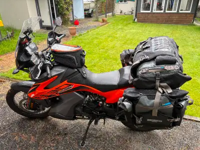 2022 KTM 890 adventure (not R) with 13,775km on the clock. Hand guards, skid plate, GPS mount, KTM t...