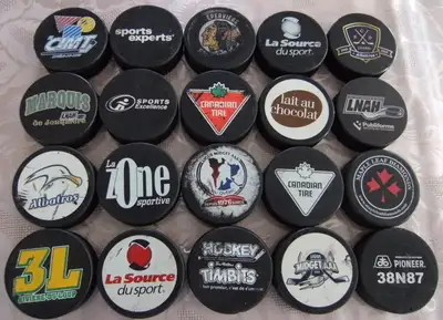 J'ai à vendre, à l'unité, des rondelles de hockey avec différents logos. Le prix est sur demande. Je...