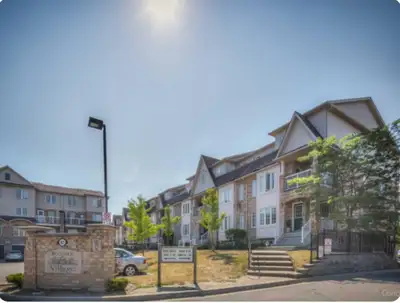 Stacked Townhouse at 42 Pinery Trail - On Main Floor - Available from Nov 1, 2025 Spacious and brigh...