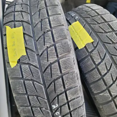 2 Pneu hiver 205-70-15 Blizzak Dm v2 bonne état Plusieurs autres pneus hiver et été disponibles 14 a...