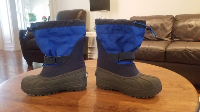 Columbia Youth Powderbug Plus II  Boots -  Kids Boys Size 4 in Clothing - 4T in City of Toronto - Image 2