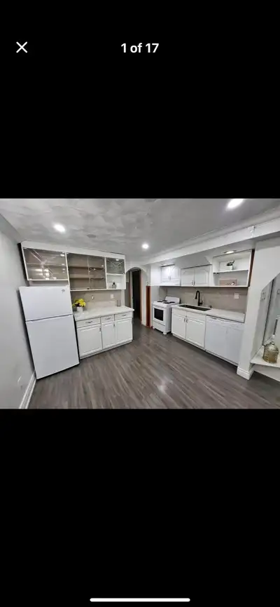 Conveniently located room for rent in scarborough. Wifi included Fully furnished Laundry en- suite
