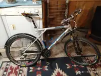 GT "touring/trail/commuter"
