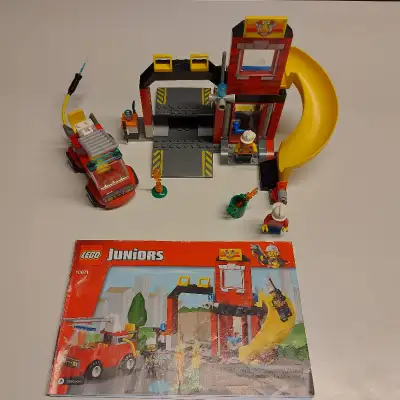 LEGO JUNIORS 10671 FIRE EMERGENCY, View more