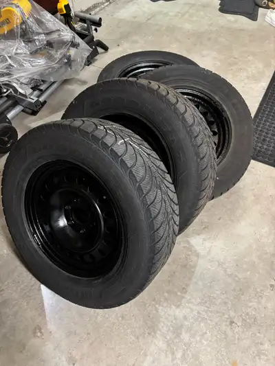 GoodYear UltraGrip Ice M+S 265/65R18 114S Selling a set of 4 × Goodyear Ultra Grip Ice WRT winter ti...