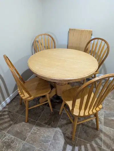 Kitchen Table w/ leaf & 4 Chairs, View more