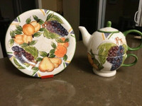 Frutta Italian Ceramic Stacking Teapot Set w Matching 8" Plate