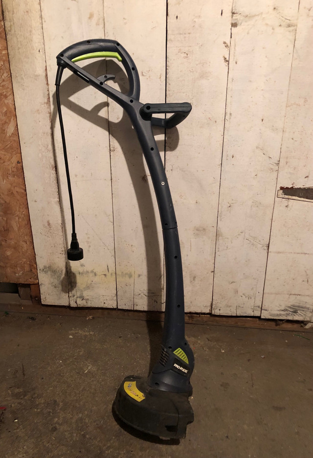 Coupe bordure grass trimmer électrique dans Tondeuses et souffleuses  à Laval/Rive Nord