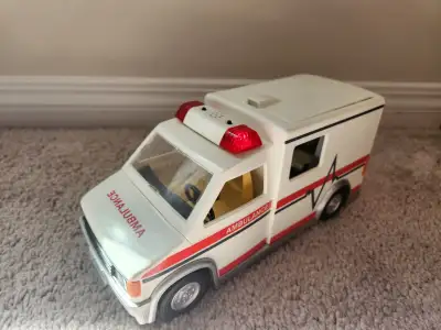 PLAYMOBIL AMBULANCE SET 4221 There is no Box and some items may be missing Everything you see in the...