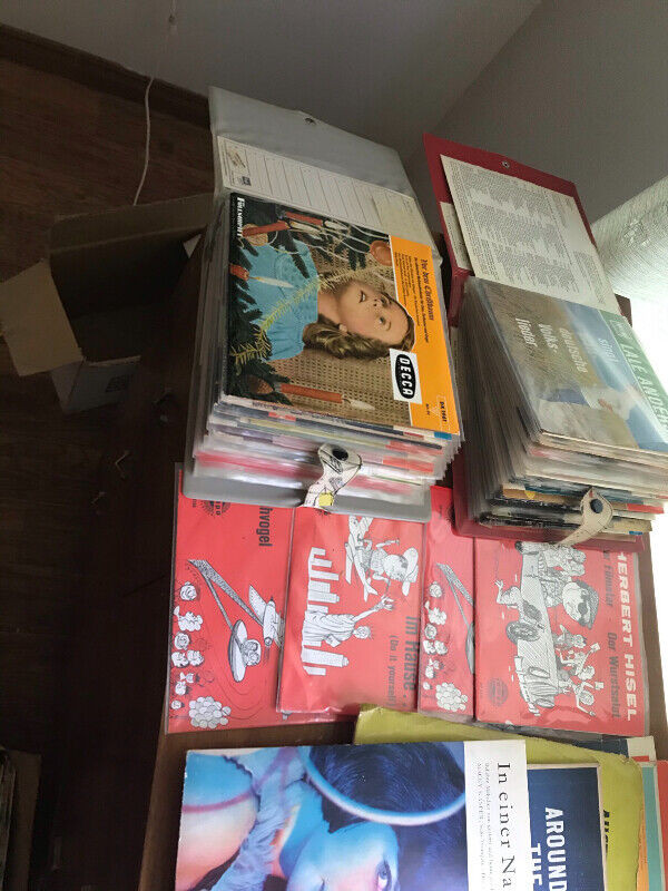 DIFFERENT KINDS OF VINTAGE RECORDS in Arts & Collectibles in Owen Sound - Image 2