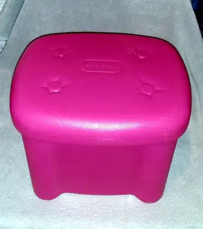 Little Tikes Tender Hearts Vanity Beauty Salon Pink Stool Seat, Child Size Chair. Replacement stool...
