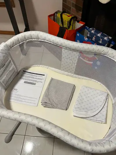 Halo bassinet 2021. Comes with 2 crib mattress covers as well