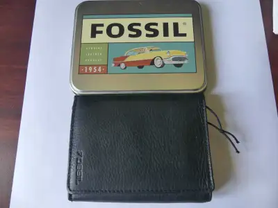 MEN'S LEATHER WALLET  : PORTFEUILLE POUR HOMMES, View more
