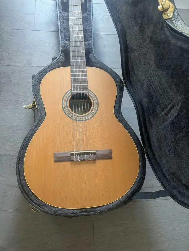 Godin La Patrie Presentation model classical guitar Canadian