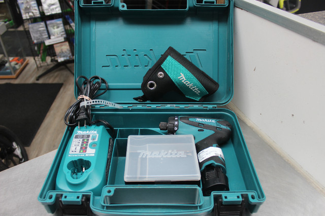 Makita 12V Impact Driver, Battery, Charger, Case in Power Tools in Peterborough