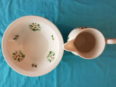 Lord Nelson Ware Pottery England Pitcher & Bowl, White Yellow Flowers, Small Pottery Wash Set, Elija...