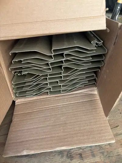 Leftover siding from a job 17 pcs mitten D4.5D khaki brown (12’ per piece) 22 pcs 3/4” vinyl j chann...