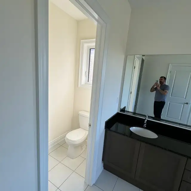 Room for rent in Room Rentals & Roommates in Mississauga / Peel Region - Image 3