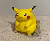 Pokemon Celebrations Pikachu VMAX Statue Figure Gigantamax *Brok