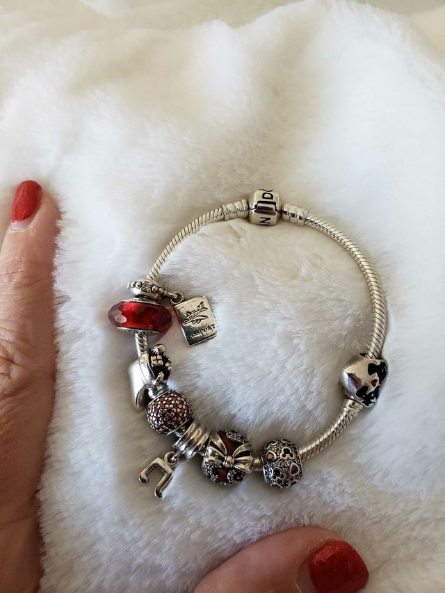 Pandora bracelet with 8 charms Authentic , all for $300, firm in Jewellery & Watches in Oakville / Halton Region - Image 4