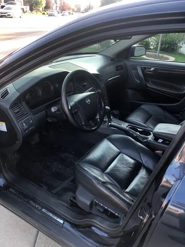 2004 Volvo V70516248240013322245