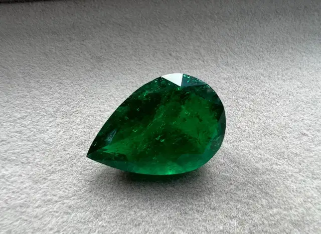 16.5 ct Colombian Emerald63654758841345124