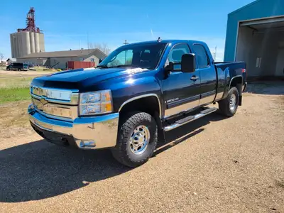 2009 Chevy LT 2500 Extended Cab Truck