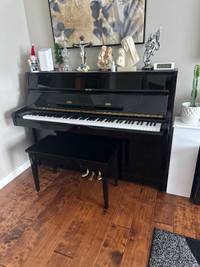 Upright piano