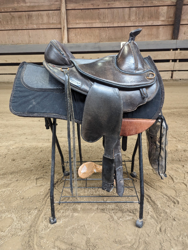 Torsion Treeless Saddle in Equestrian & Livestock Accessories in Victoria - Image 2