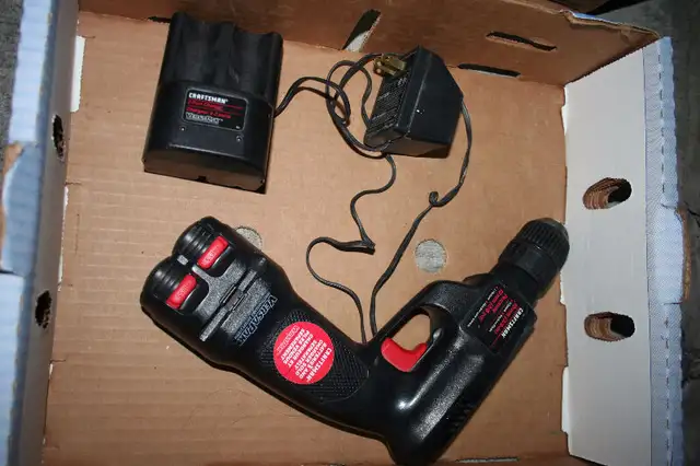 lots of power tools --  drills, saw, stapler and accessories in Power Tools in Calgary - Image 7