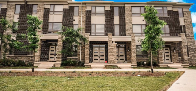 Dream 4 Bedroom Townhouse for Rent- NW Brampton in Long Term Rentals in Oakville / Halton Region - Image 2